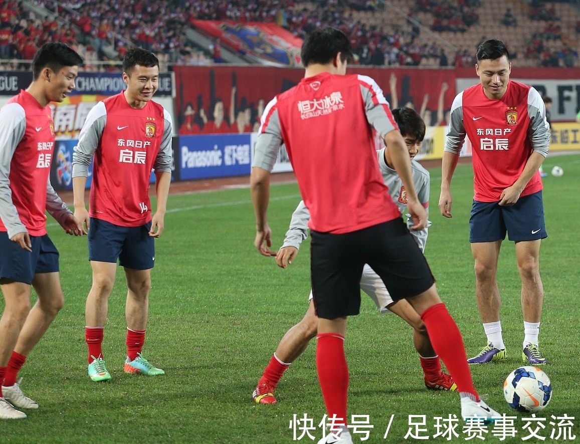 跟队：多特在与狼队谈法比奥-席尔瓦转会，预计本周将加速