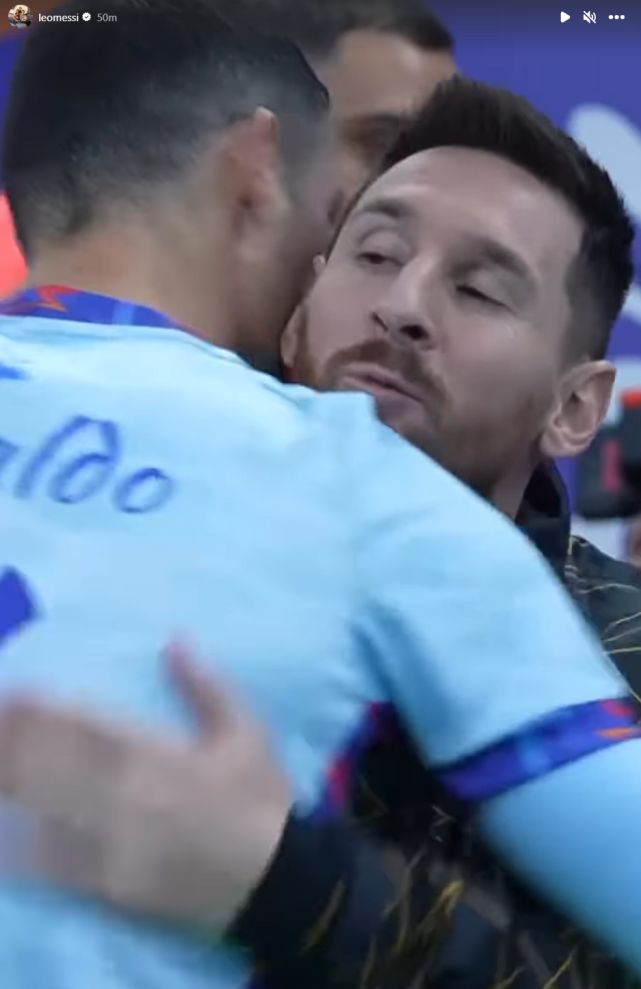 球星突破防线送出关键助攻