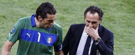 此前对阵拜仁时扭伤左膝，努诺-门德斯本周四恢复了训练