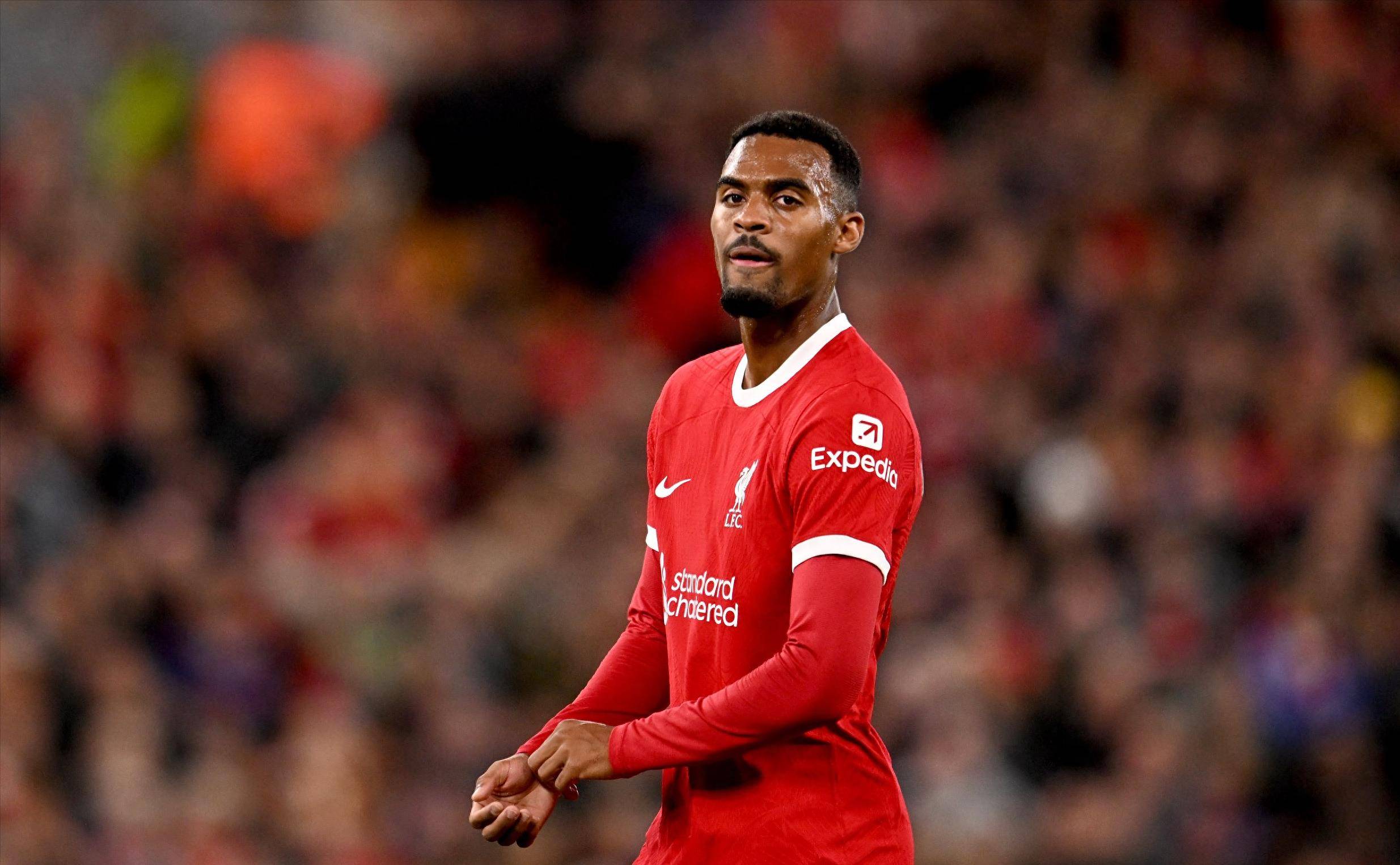 伊尔迪兹：我踢伪9号？大家可以拭目以待；斯帅没给我额外压力