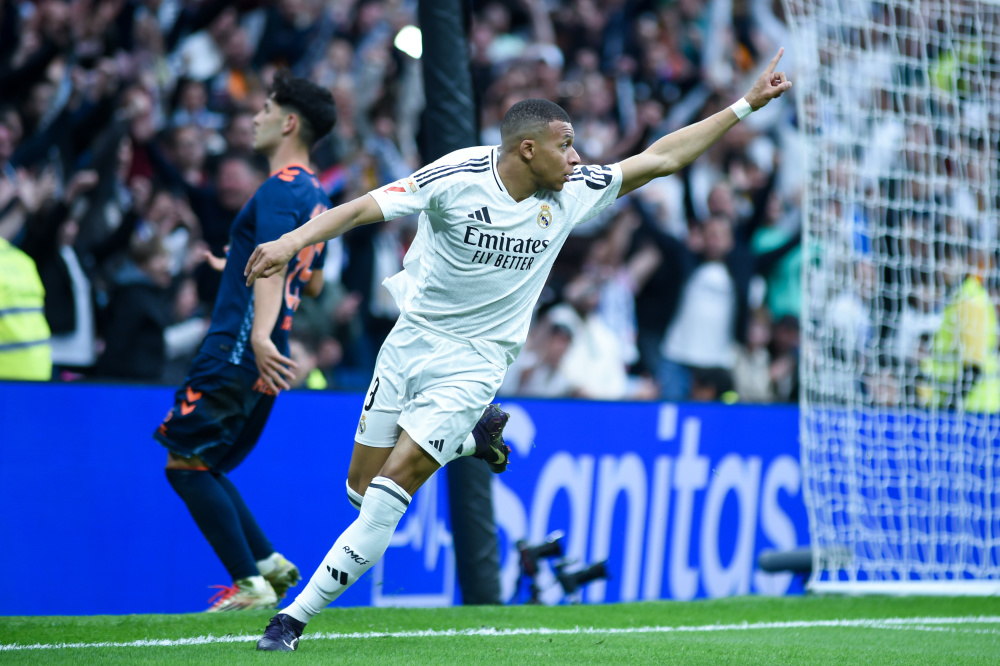 “举重之乡”托举生命重量 一份特殊“伴手礼”递出城市暖心名片