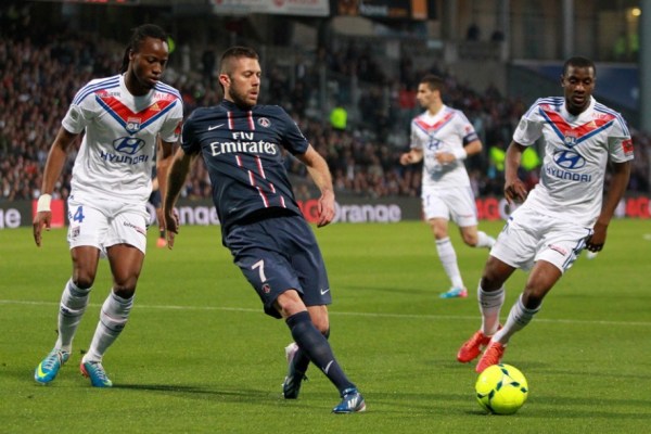 记者：职业联赛颁奖礼时隔6年恢复，拟于12月12日在上海举行