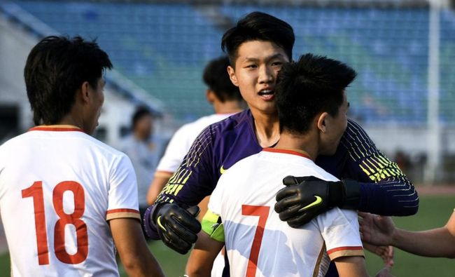 球队赛后合练照片曝光，专注备战