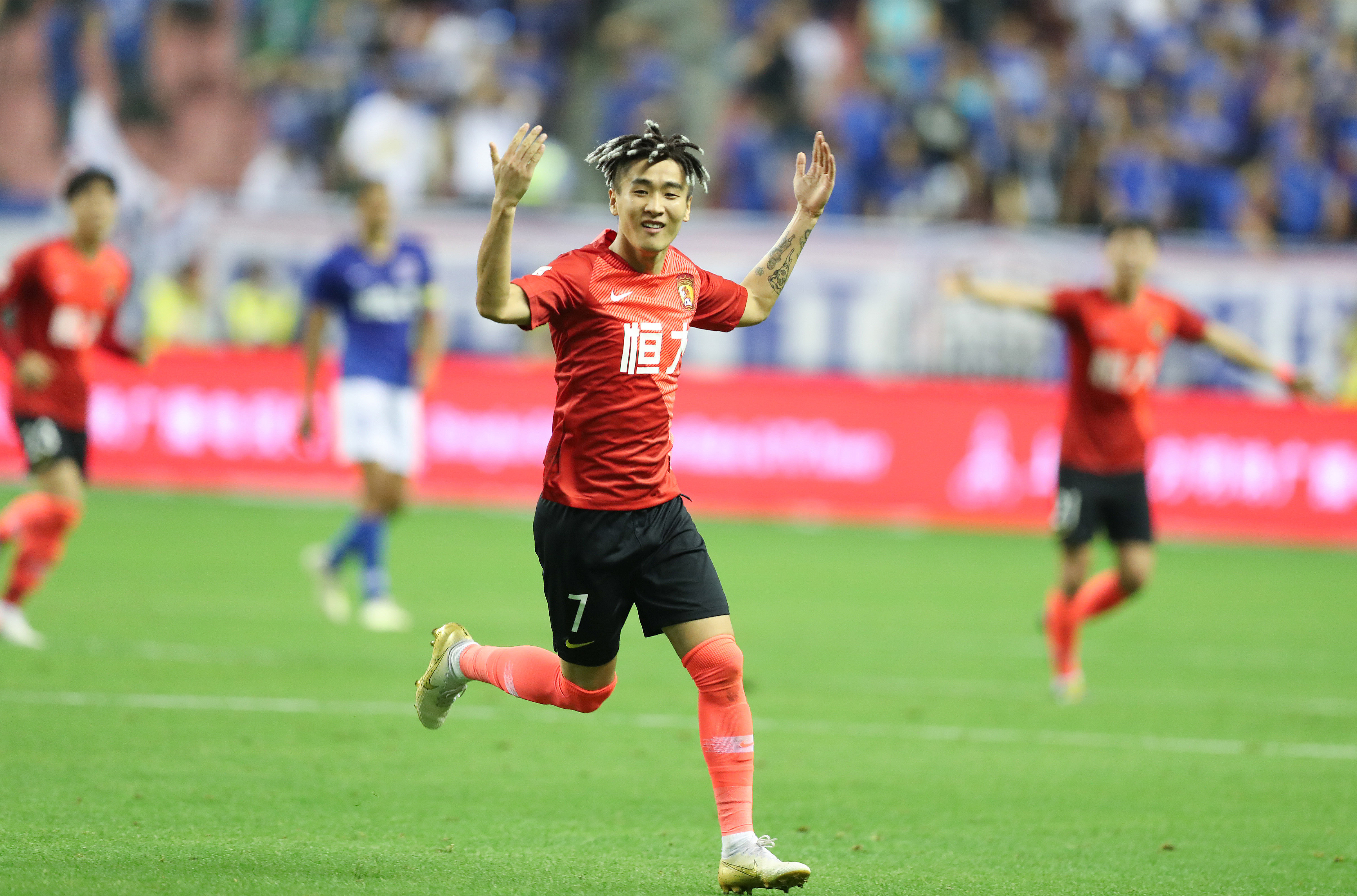 半场：尤文1-0紫百合，科斯蒂奇世界波，DV9造点被取消+失单刀