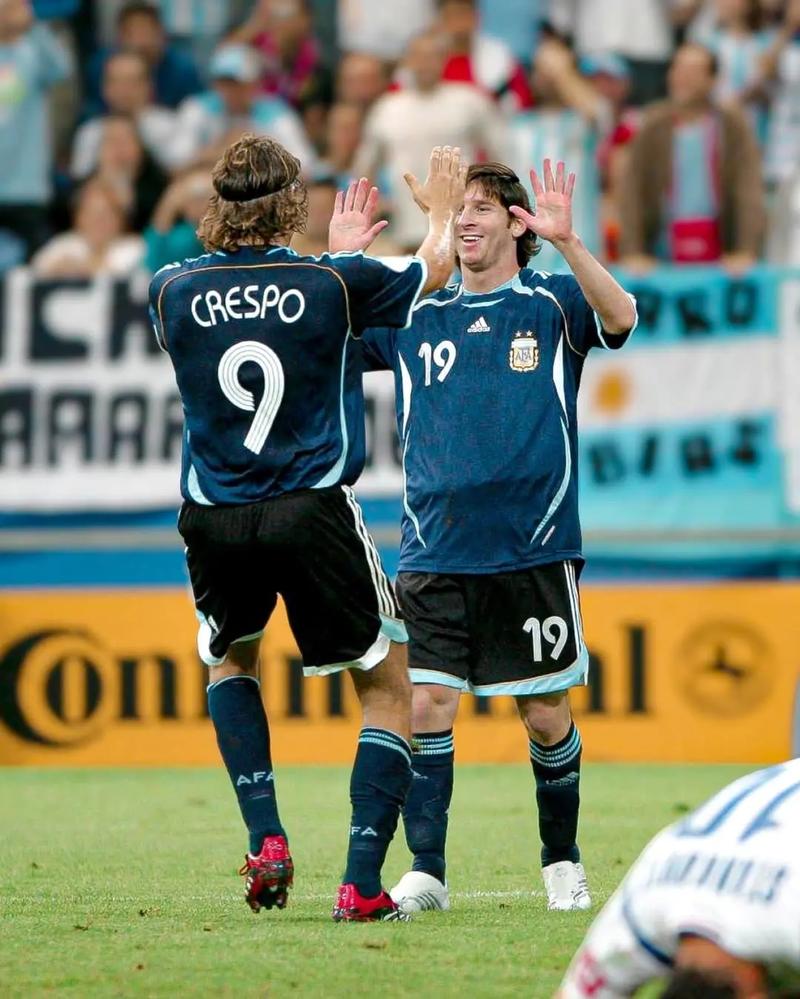 利物浦vs毕尔巴鄂竞技：萨拉赫、维尔茨首发，索博斯洛伊出战