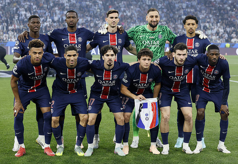 湖人本赛季输掉的7场比赛最少一场输10分，场均输17.7分