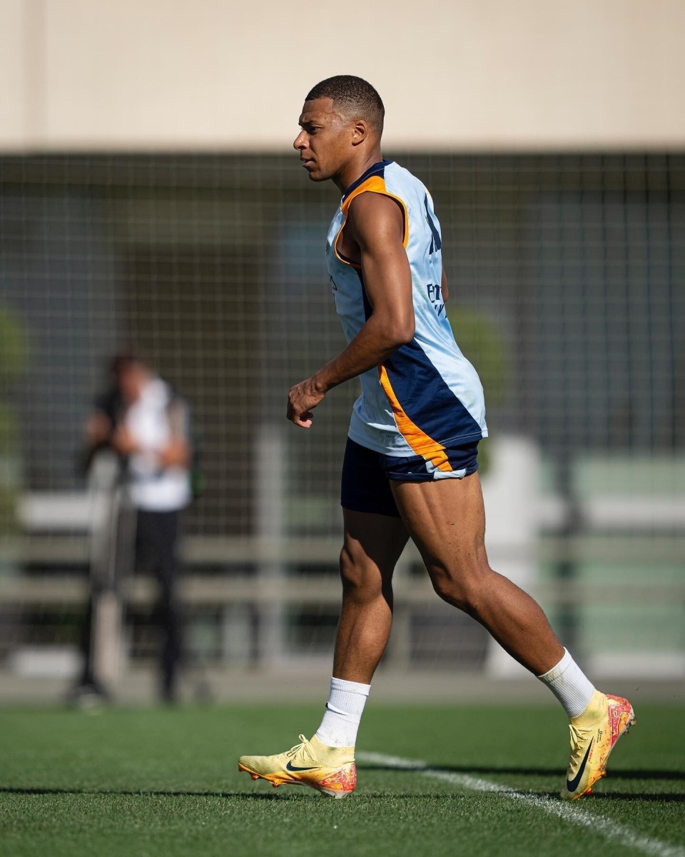 裤袜：C罗和姆巴佩的不同？C罗求胜欲更强；我可能38或39岁退役