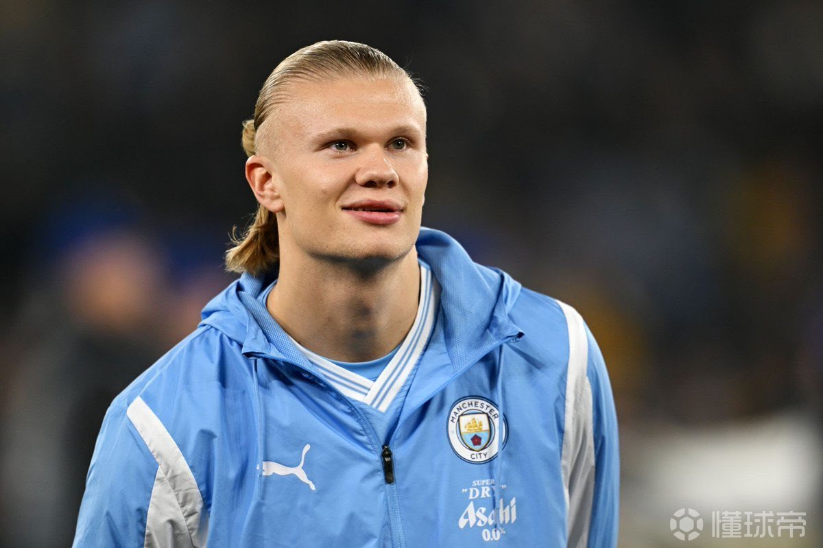 公务还是放松？纳赛尔出现在圣西罗现场观看米兰德比